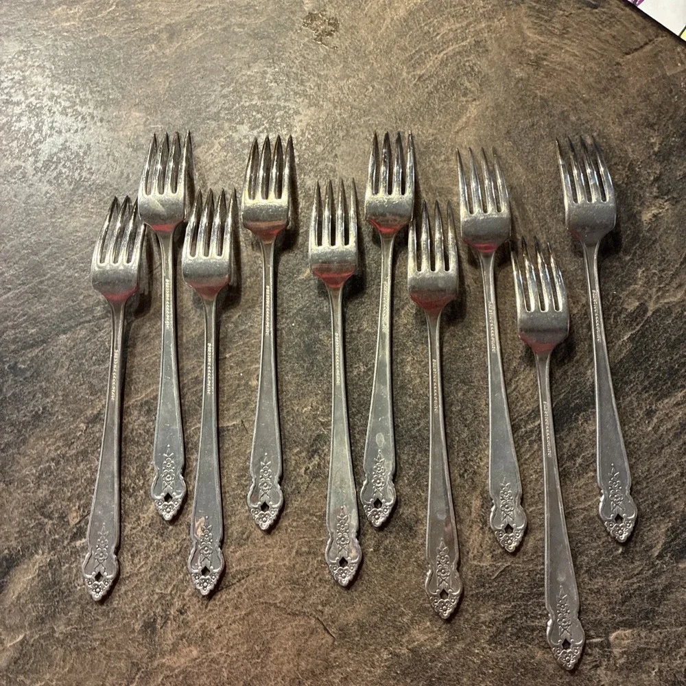 (10) Oneida Prestige Silverplate Dinner  Forks, 1951 Distinction